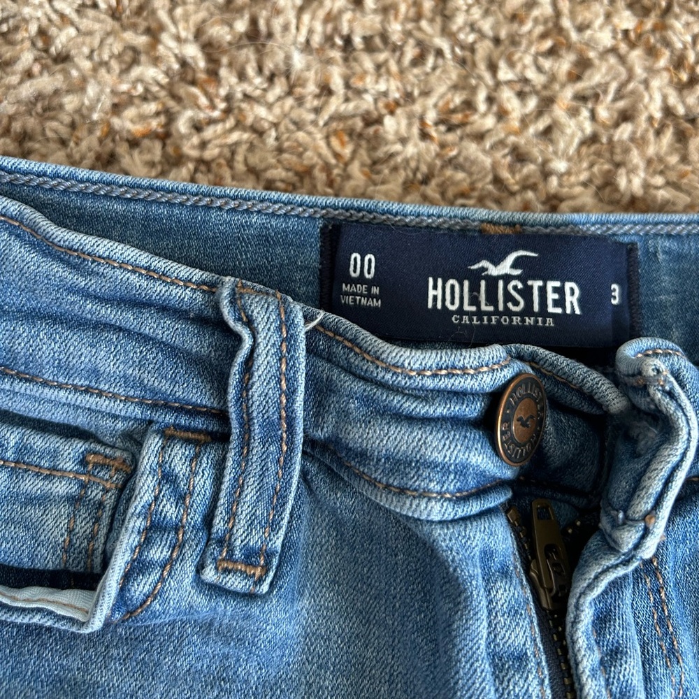 Hollister “Shortie” Advanced Stretch Mid-Rise Short 3” - Size 00 (23) - Picture 3 of 5